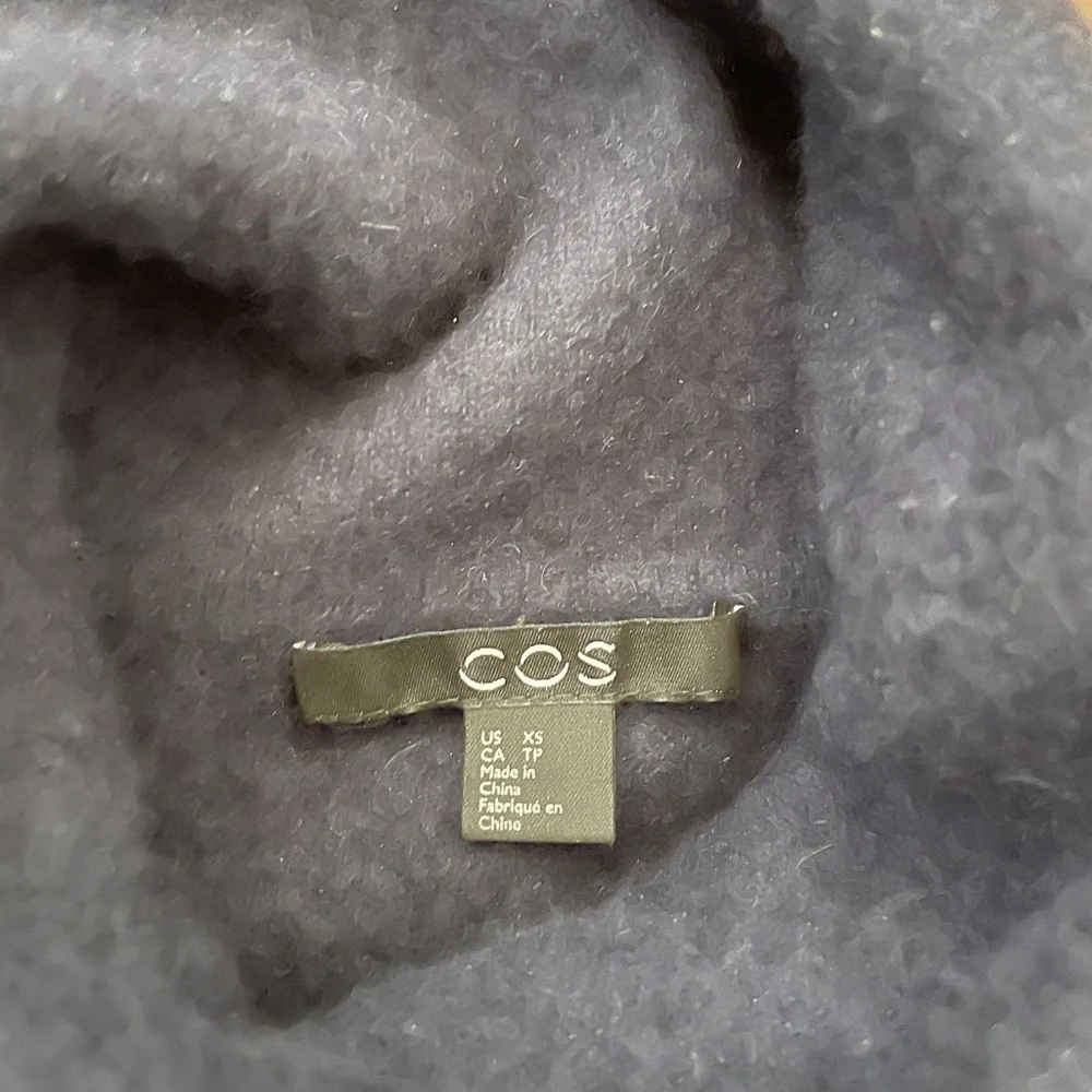 COS Cashmere Turtleneck Sweater Navy - Picture 4 of 9